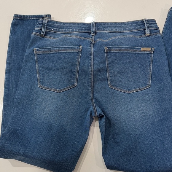 2/35$ ❤️White House Black Market Dark Blue Skinny Jeans - Picture 4 of 5